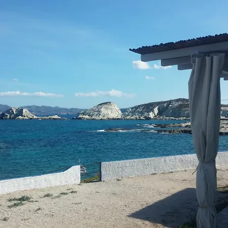 Traditional Waterfront House Nyaraló Mandrákia