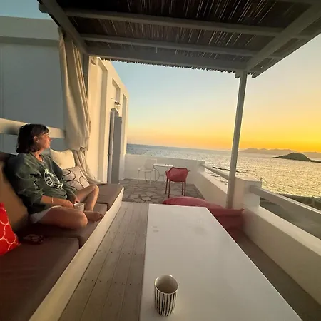 Traditional Waterfront House Nyaraló *