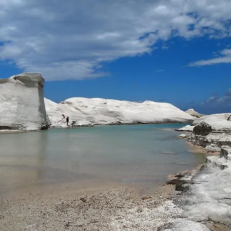 Nyaraló Traditional Waterfront House Mandrákia