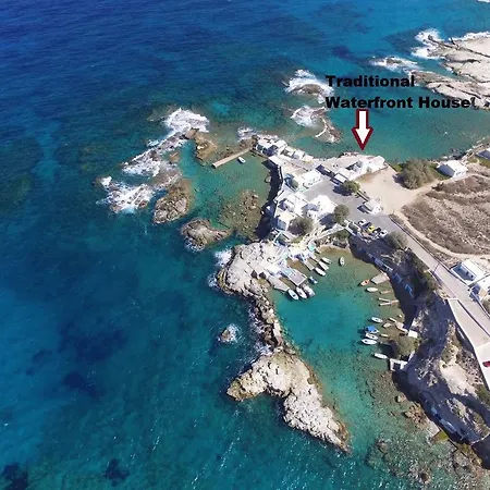 Nyaraló Traditional Waterfront House