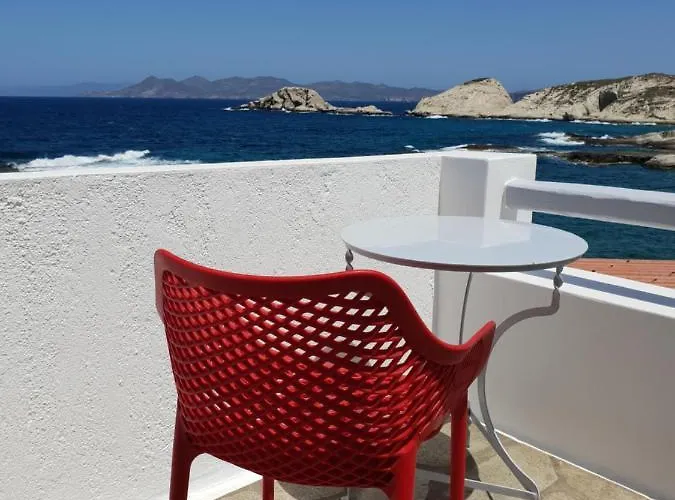 Traditional Waterfront House 別荘