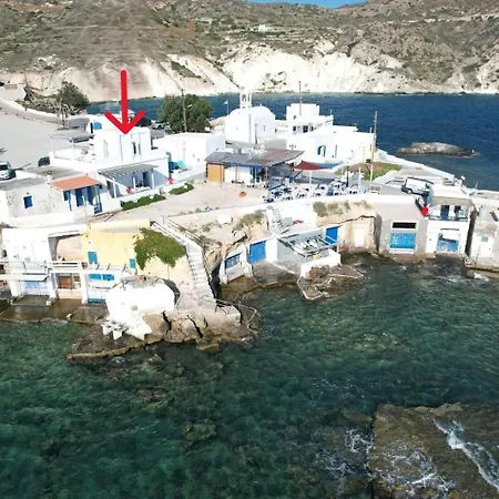 בית נופש Traditional Waterfront House Mandrakia