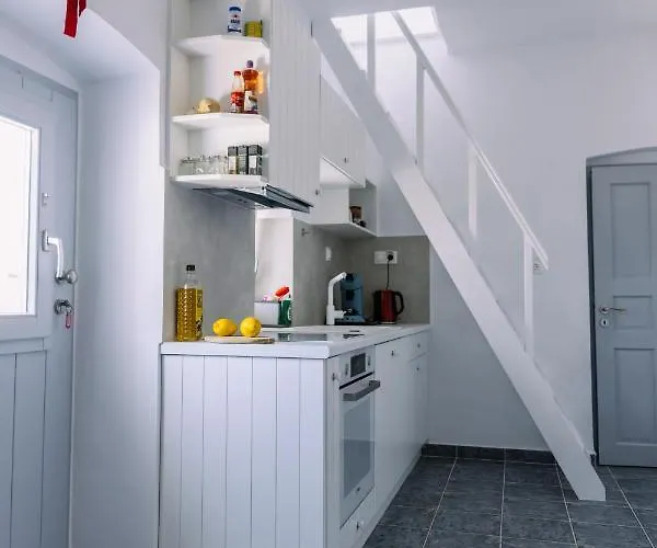 Traditional Waterfront House Feriehus